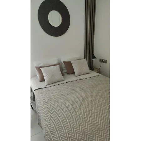 Chic In Near Apartamento